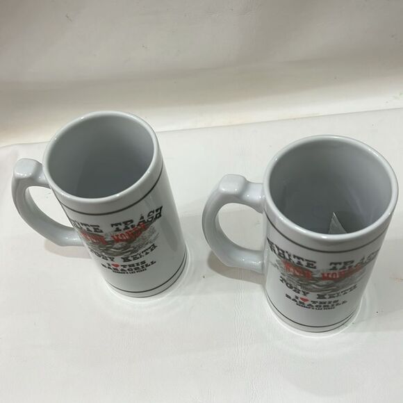 Toby Keith 12 Oz Mugs White Trash With Money Harrahs Las Vegas Set 2 White Black - Picture 5 of 6